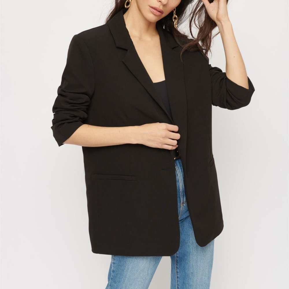 BLACK OVERSIZED BLAZER | DYNAMITE